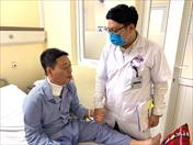 Người đàn ông “thoát liệt” chỉ 4 ngày sau ca phẫu thuật điều trị ung thư tiền liệt tuyến di căn cột sống cổ